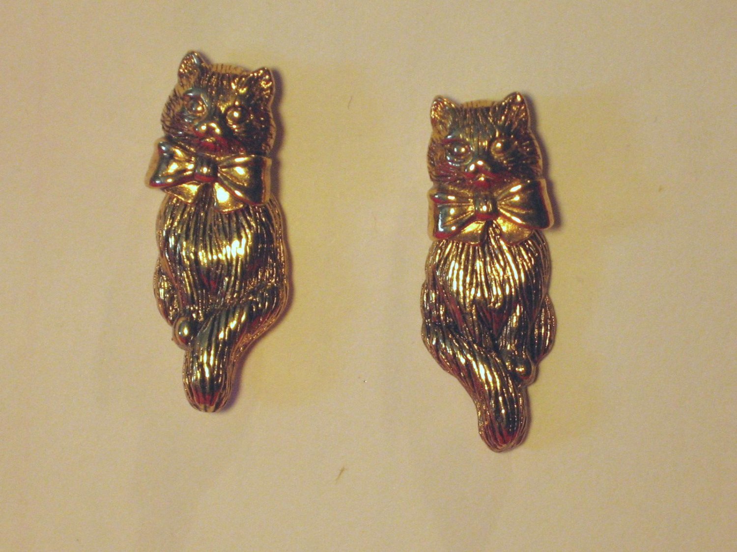 Avon pierce Cat Earrings Vintage 2 piece Gold tone Kitten Post