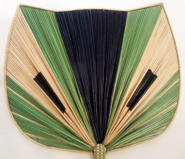 VINTAGE STRAW HANDHELD FAN