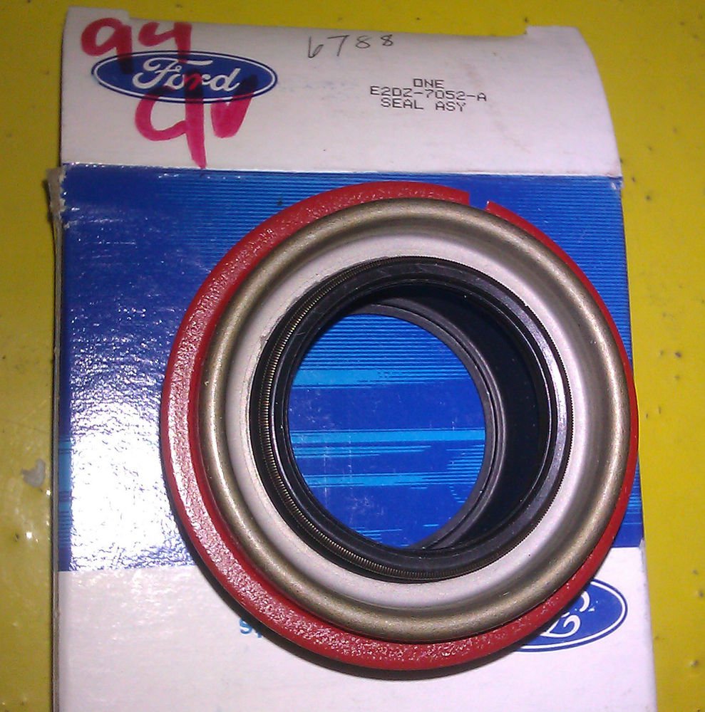 GENUINE FORD OUTPUT SHAFT SEAL ASSEMBLY E2DZ7052A / E2DZ7052A