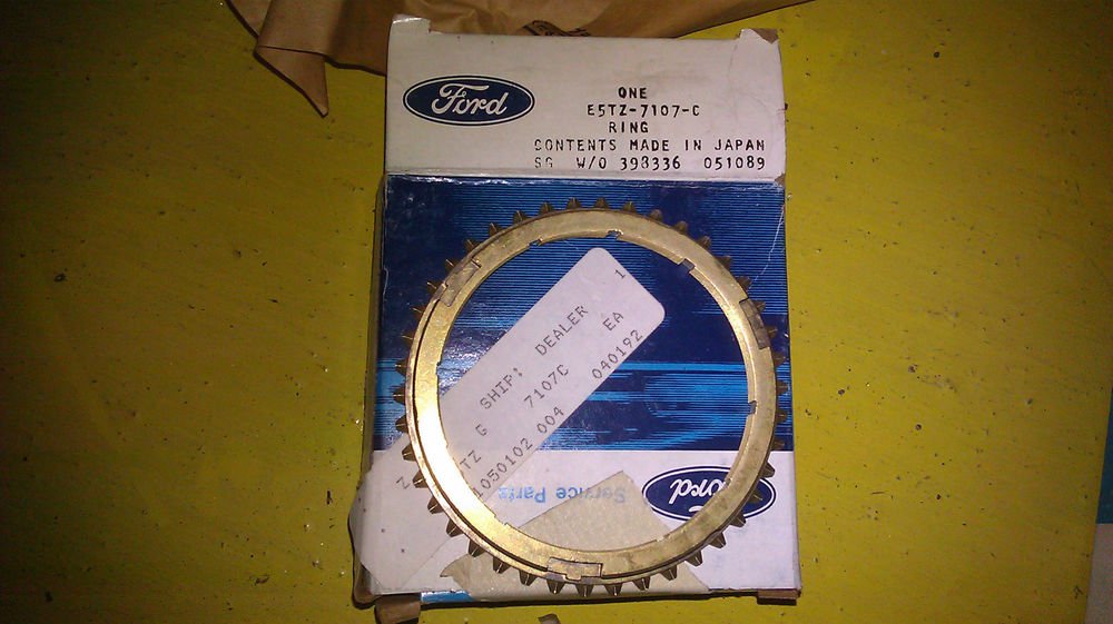 GENUINE FORD OEM TRANSMISSION RING E5TZ-7107-C / E5TZ7107C