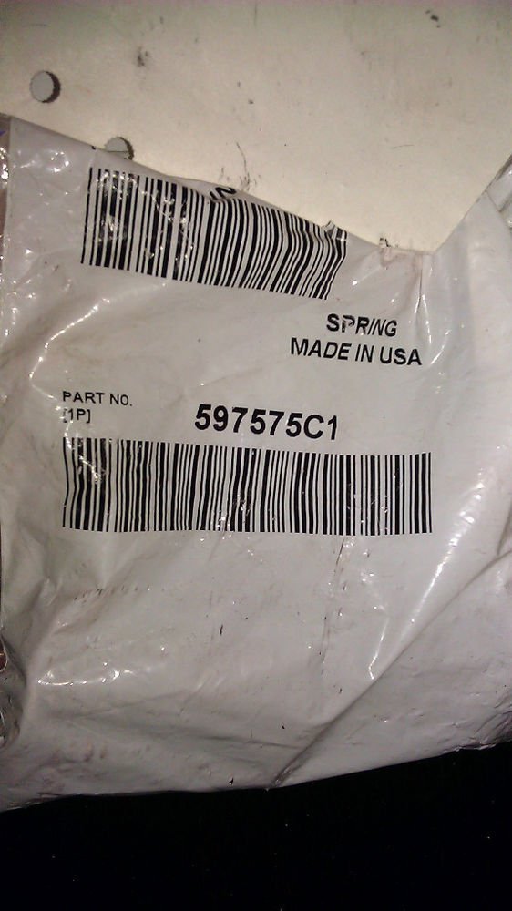 GENUINE INTERNATIONAL NAVISTAR SPRING 597575C1 NEW IN PACKAGE-4 PACK!