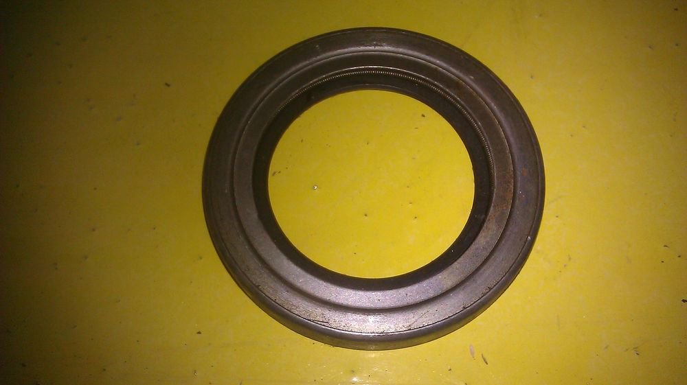 GENUINE CR CHICAGO RAWHIDE OIL SEAL 20702 / 2319067