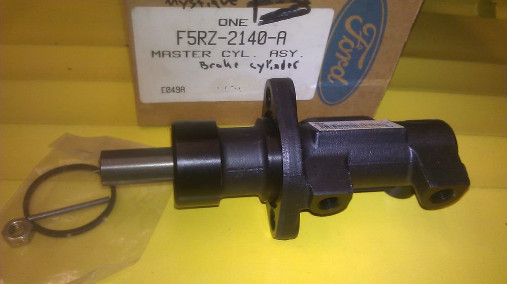 GENUINE FORD MASTER CYLINDER ASSEMBLY F5RZ2140A / F5RZ2140A