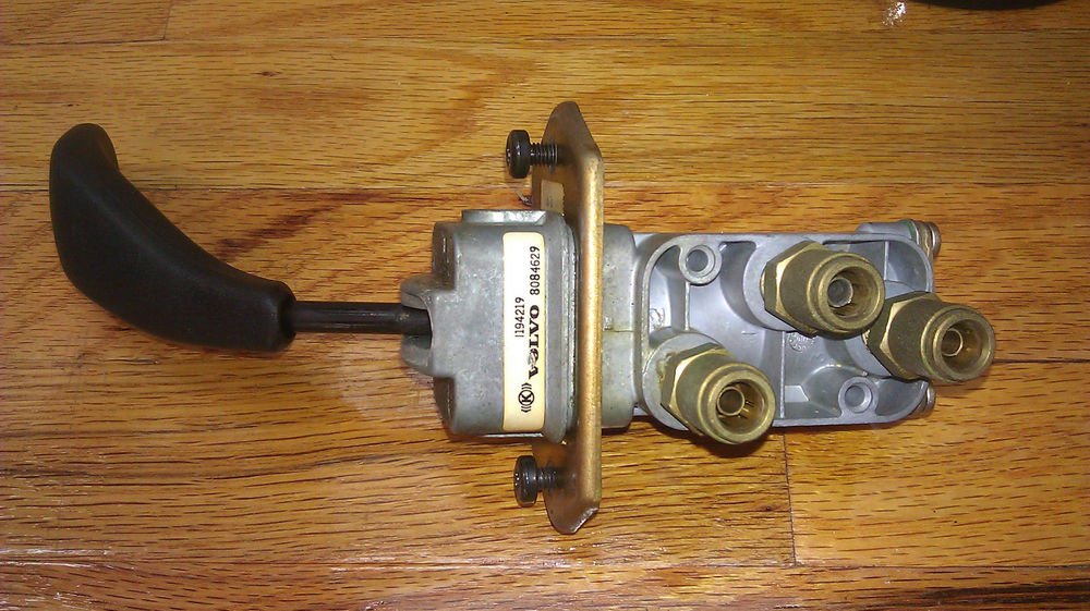 Genuine Volvo Trailer Brake Valve 8084629