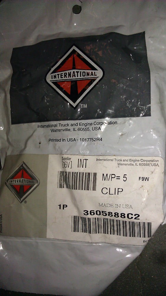 GENUINE INTERNATIONAL CLIP 3605888C2 NEW IN PACKAGE QTY 5