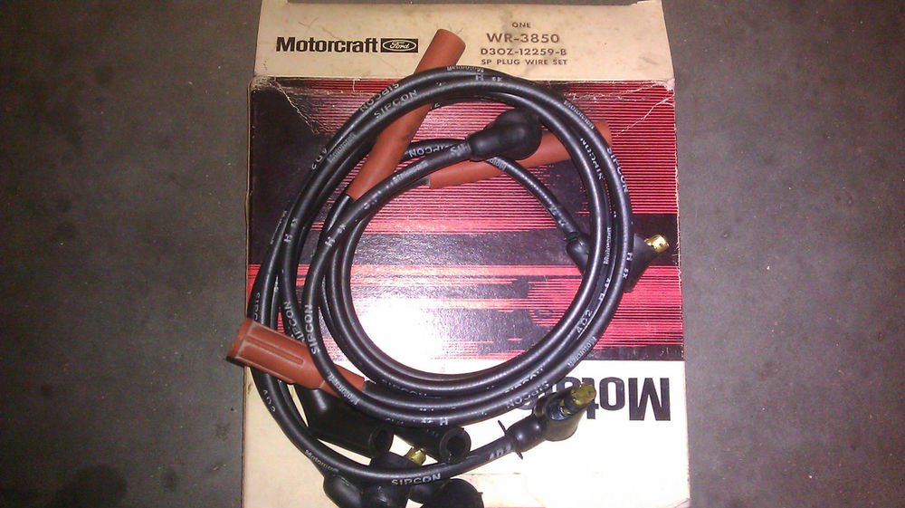 FORD MOTORCRAFT OEM SPARK PLUG WIRE SET D3OZ12259B / WR3850