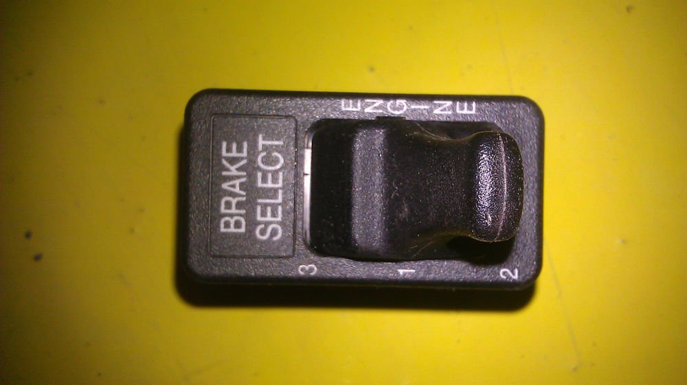 GENUINE INTERNATIONAL NAVISTAR BRAKE SELECT SWITCH 2007306C1