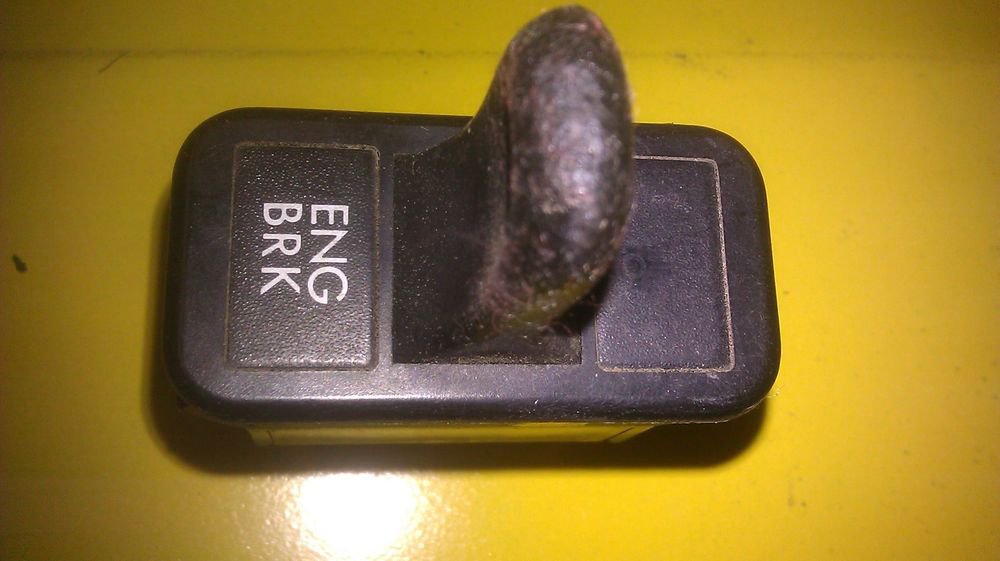 GENUINE FORD STERLING ENGINE BRAKE SWITCH A0630769001 / A0630769001