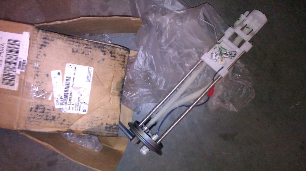 GENUINE GM FUEL SENDING UNIT SENDER 10388694