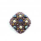 Mysterious river pearl's Brooch