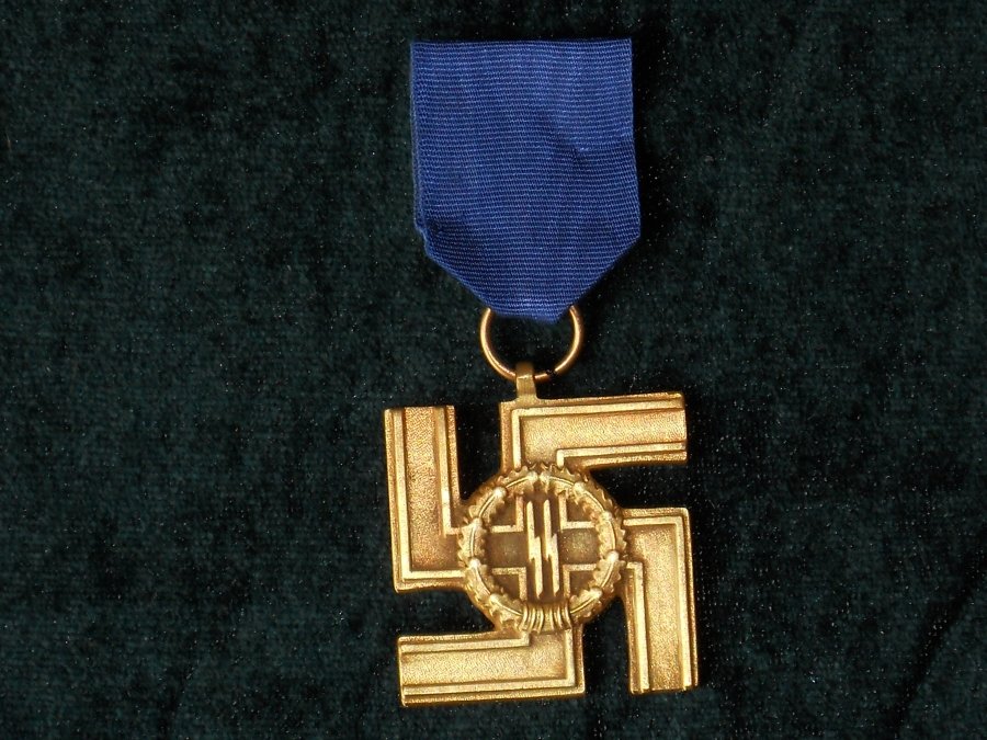 Фашистские медали. Медали СС третьего рейха. Награды СС третьего рейха. Ордена 3 рейха. Медаль 3го рейха.