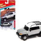 2007 Toyota FJ Cruiser Silver White Top Classic Gold 1/64 Diecast Johnny Lightning
