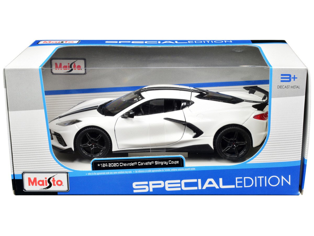 2020 Chevy Corvette Stingray Coupe White Black Stripes 1/24 Maisto Diecast