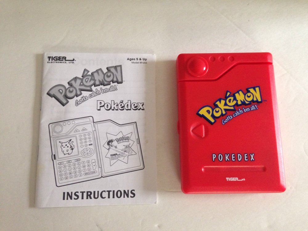 1998 Pokemon Pokedex Tiger Electronic Handheld Game Organizer Works