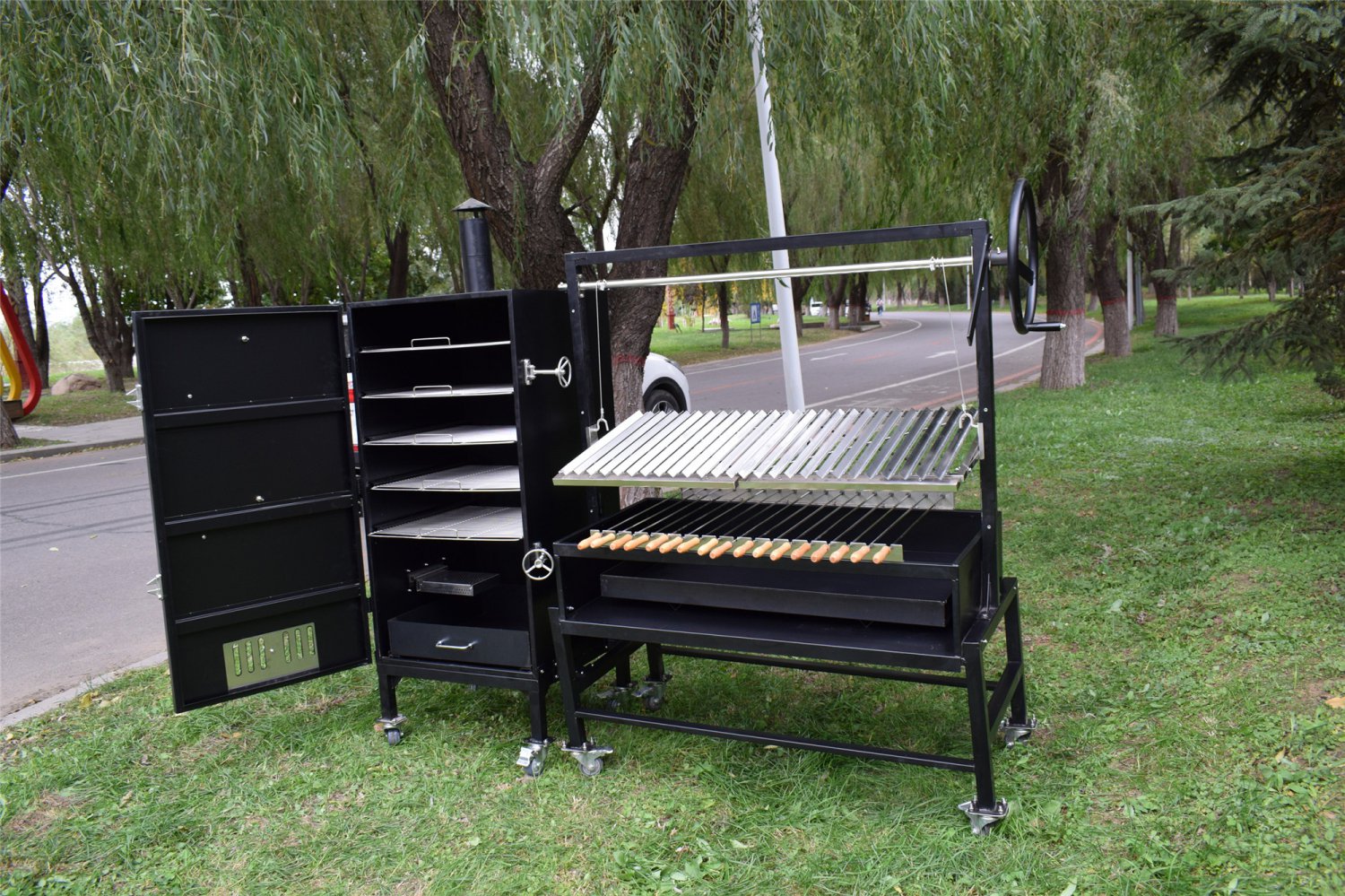 Large Santa Maria / Argentine Grill Charcoal BBQ Grill with Smoker ...