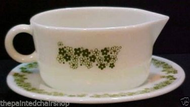 pyrex gravy bowl and plate spring blossom crazy daisy