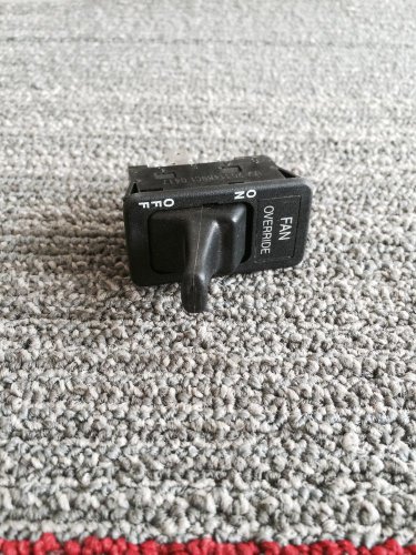 International Navistar Auto Fan Override Switch Assembly Part 2031489C1