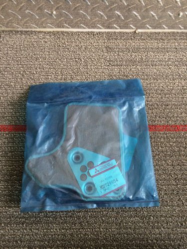 Genuine Mitsubishi Part Trans Transmission Fluid Oil Filter MD729954