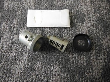 NEW GM Part 15537631 Door Lock Service Package GR. 16.328 0103M7 Lock Cylinder