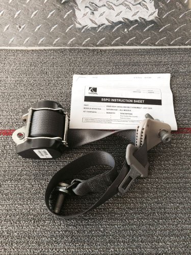 Genuine GM Saturn VUE Part Rear Seat Belt Kit Seatbelt Restraint 15935296