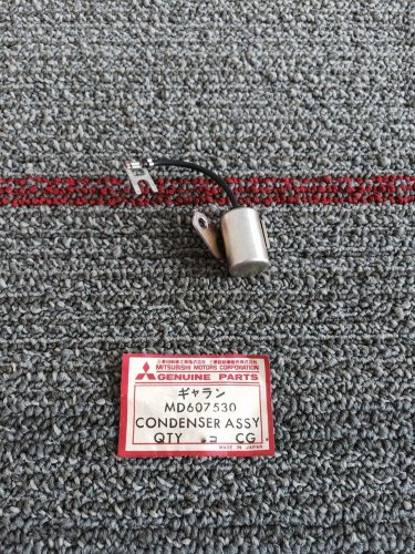 Genuine Mitsubishi Part Engine Ignition System Condensor MD607530