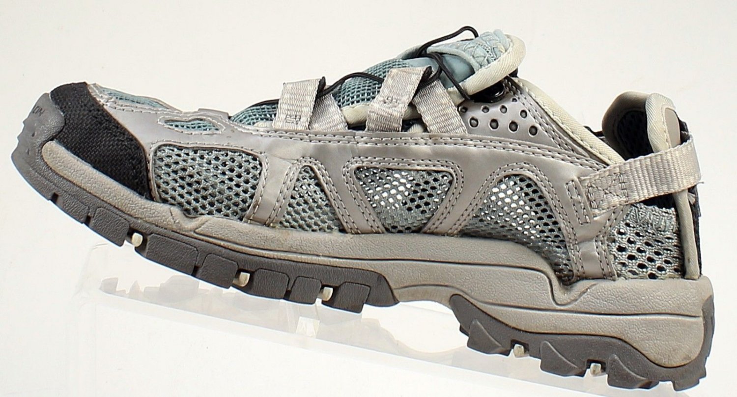 hiking athletic shoes