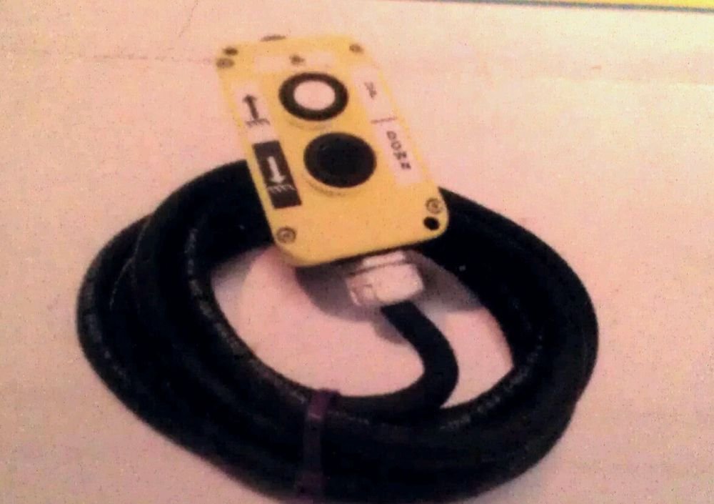 Remote Control Weather Resistant Push Button with 16/4 Cord 10 Foot