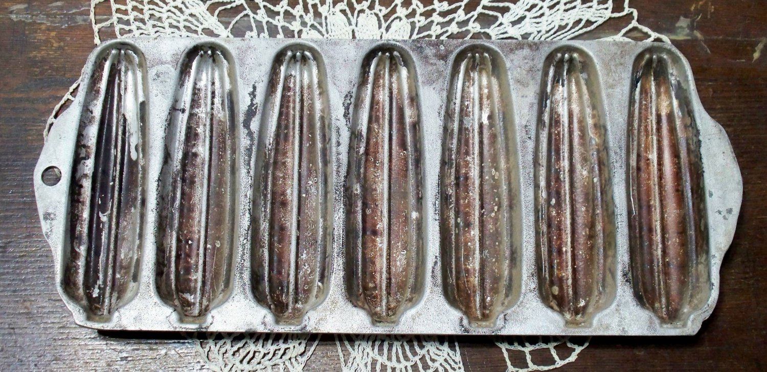 Wearever? Cast Aluminum Corn Bread Stick Pan 7 slot used cookware