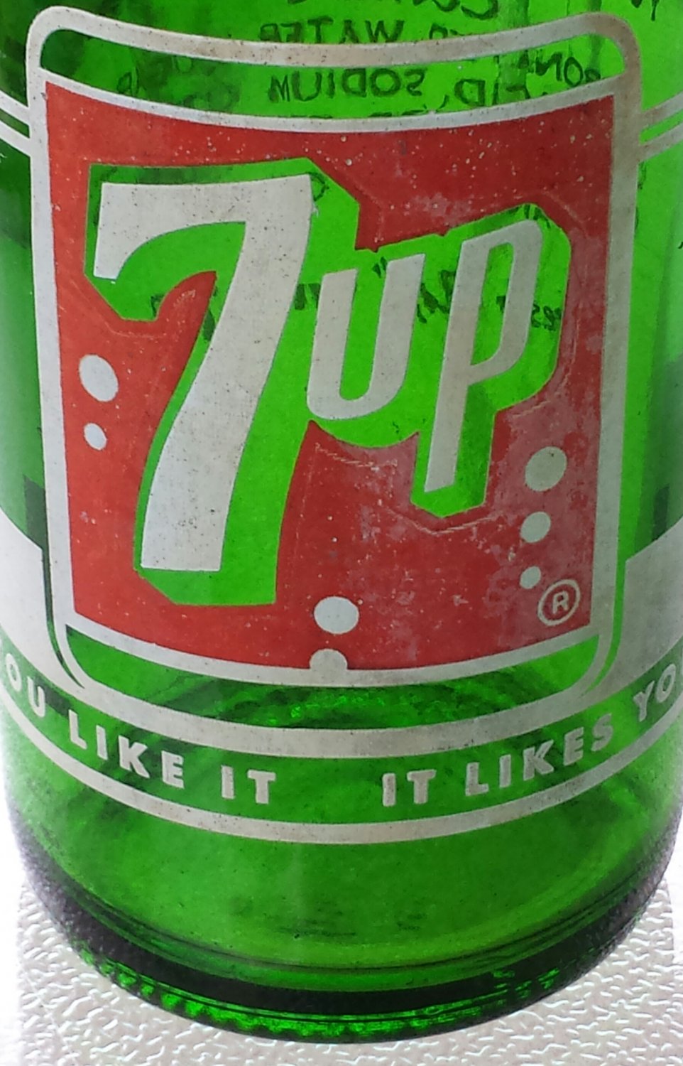 Fresh Up With 7-Up Vintage 60s 7-Up Glass Soda Bottle 7 oz.