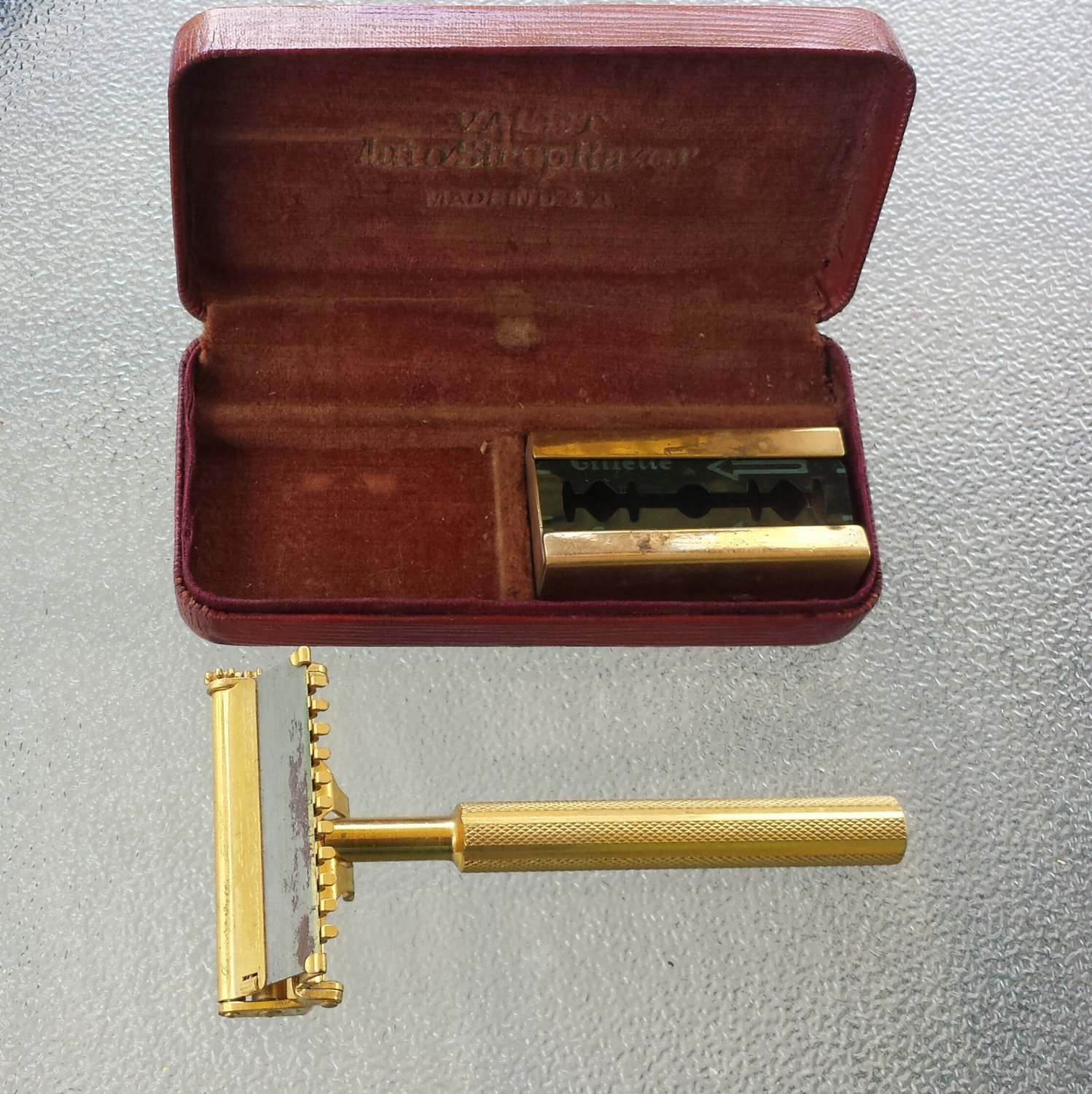 Antique Valet Auto Strop Brass Safety Razor in Original Case w/ Blades