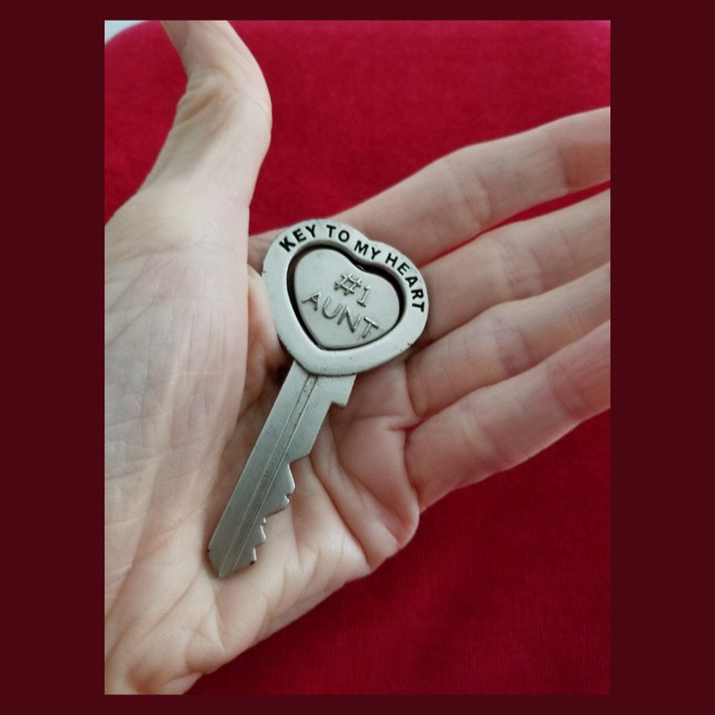 Vintage 90s KEY TO MY HEART #1 AUNT Silver Key Spinning Heart Trinket Keepsake Memento