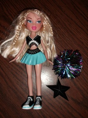 Bratz Cloe Play Sportz Cheerleader 10 inch Doll chloe