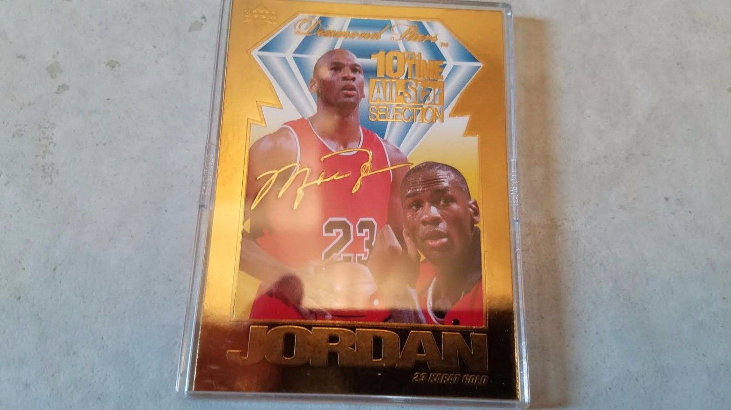 1996 UPPER DECK MICHAEL JORDAN 23KT GOLD DIAMOND STAR COM.SIGNATURE TRADING CARD