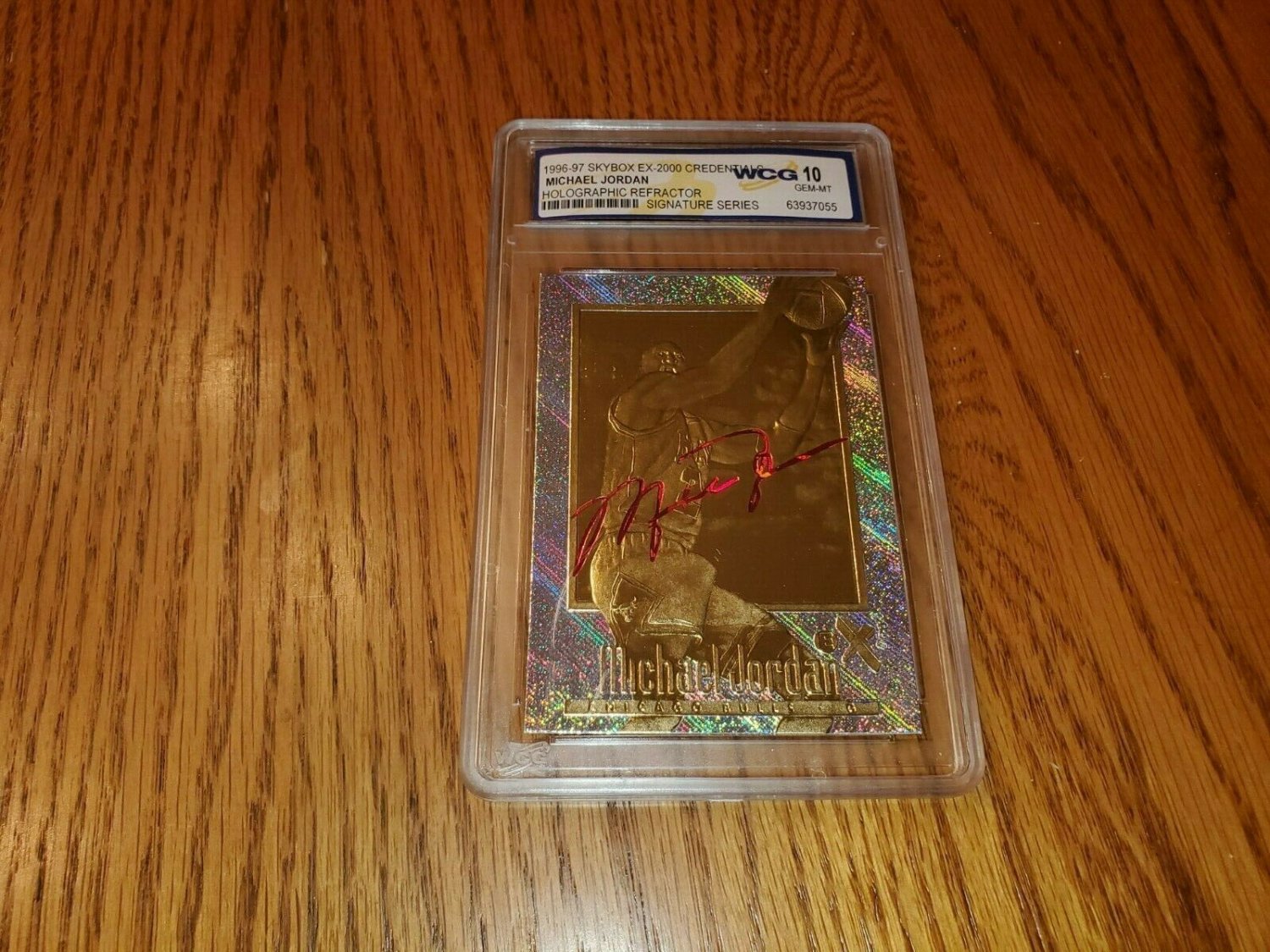 1996-97 SKYBOX EX-2000 CREDENTIALS MICHAEL JORDAN HOLO REFRACTOR AUTO GRADE 10