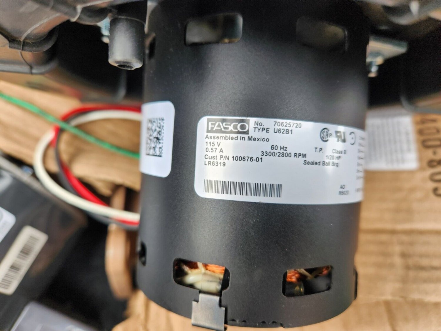 LENNOX-ARMSTRONG #100676-01 DRAFT INDUCER MOTOR FASCO#70625720 NEW