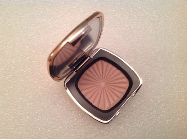 bareMinerals Ready Luminizer in The Five Star Treatment (pink champagne sheen)