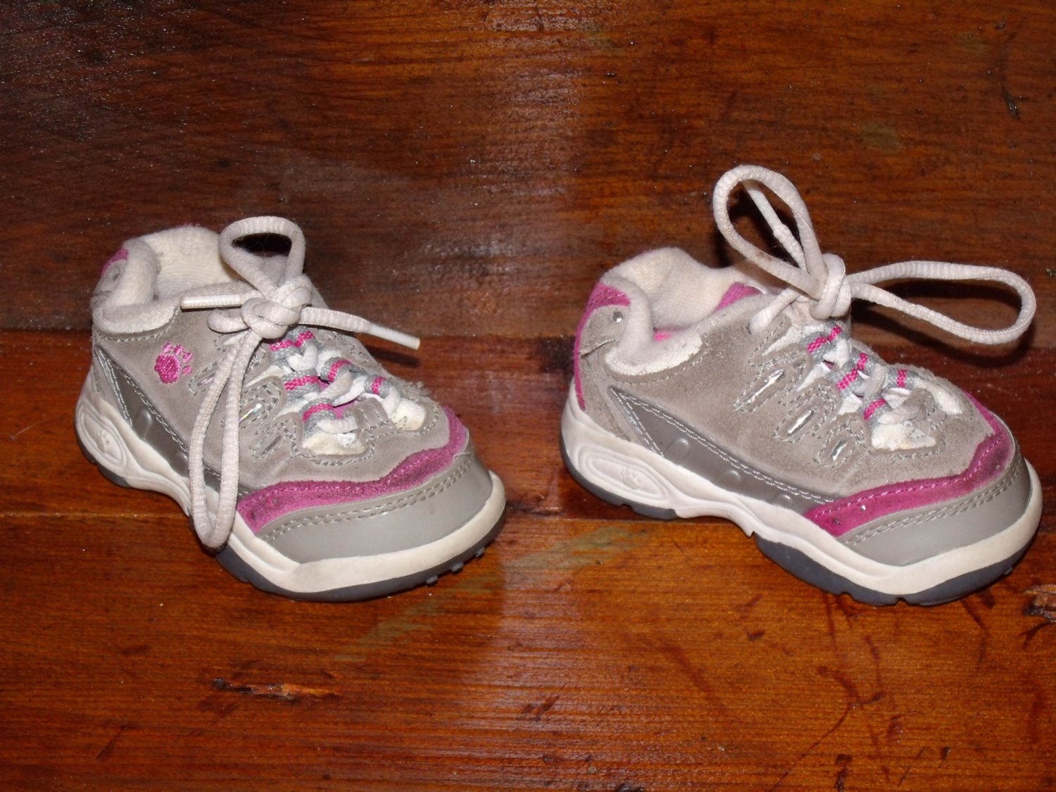 Size 2 Baby Infant Toddler Girl Sneaker Tennis Shoe Buster Brown Treats