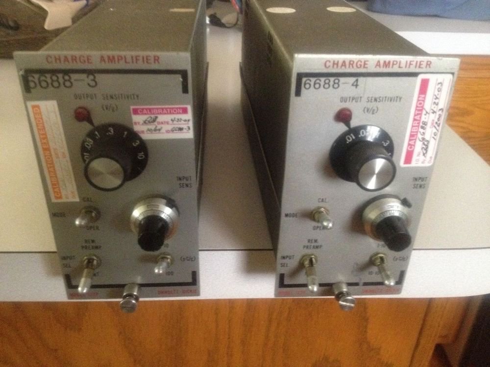 Set of 2 Unholtz-Dickie 122P Charge Amplifiers
