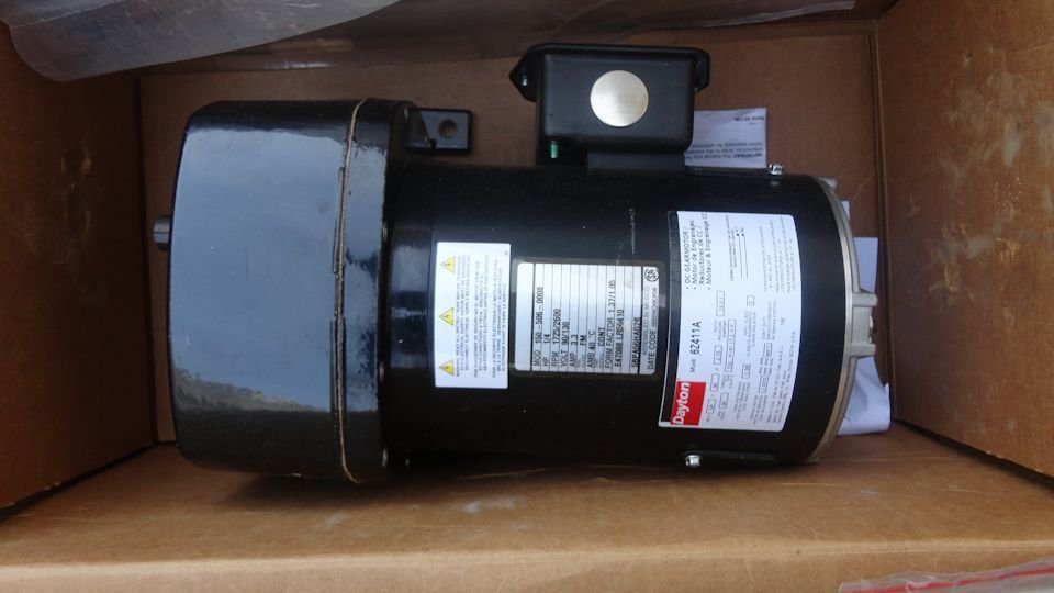 DAYTON GEAR MOTOR DC ELECTRIC MOTOR 90 VDC 1/4 HP 90 RPM GEARMOTOR 6Z411A NOB-1