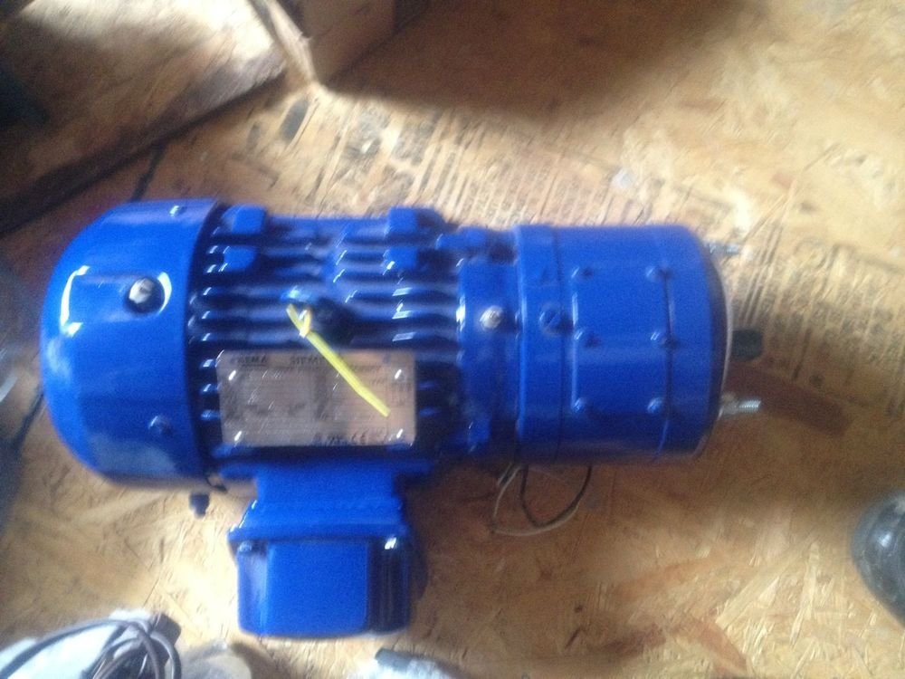 SIEMENS 1LE24211AB312AA3 SEVERE DUTY MOTOR 1465 RPM type sd100