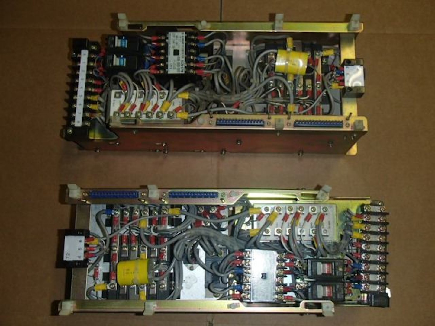 Fanuc Velocity Control Unit A06B-6050-H304 Servo Drive NO TOP BOARD