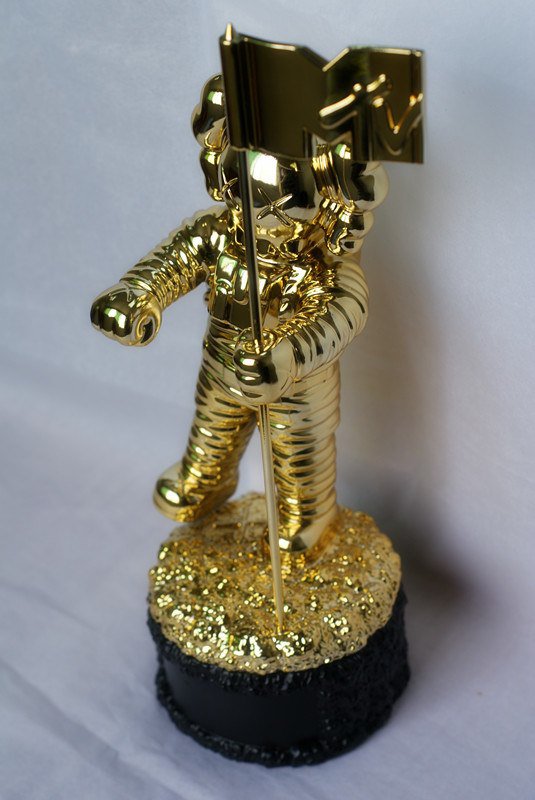 MTV Moon Person Music Award Replica Statue Trophy Gold