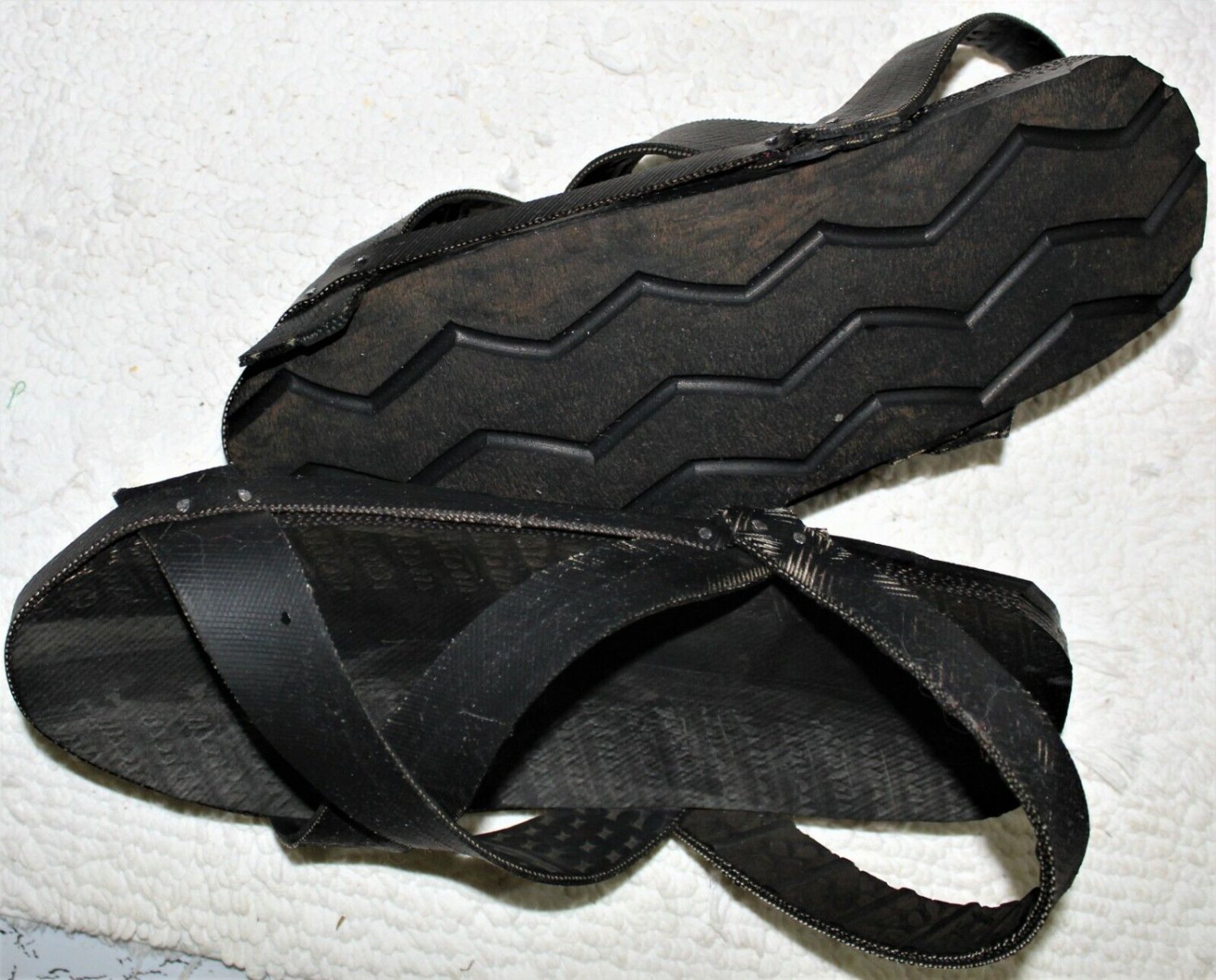 Maasai Handmade Men’s Recycled Tire/Tyre Akala Sandals
