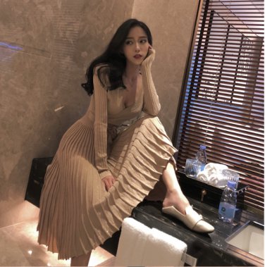 New Knitted Dresses Female Korean Long Sleeve V-collar Medium And Long Slim Tide