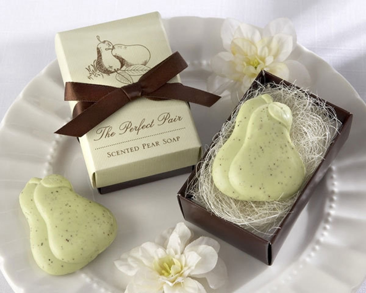 Creative Wedding Favors Bridal Party Gift Mini Scented Shower Bath PEAR Soap Handmade DB