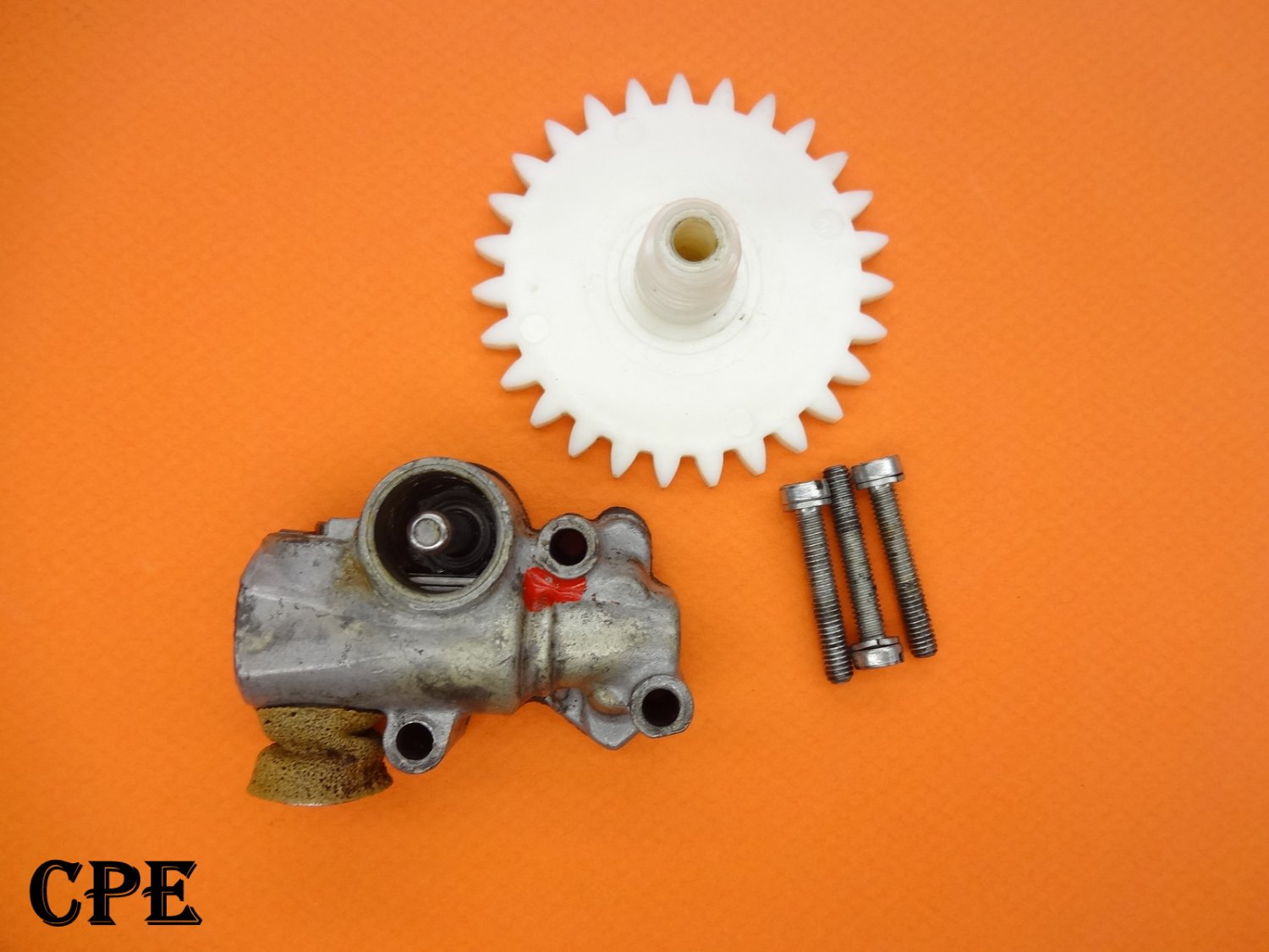 GOOD USED GENUINE OEM STIHL OILER OIL PUMP ASSEMBLY O42 042 O48 048 AV