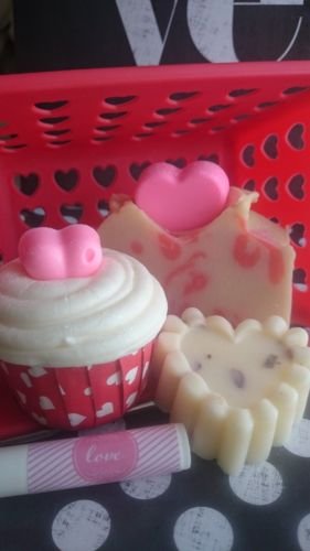 4 Piece Bath Set for Valentines Day with Heart Basket! Soap, Lip balm, bath bomb