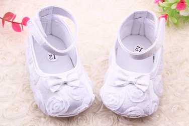 New  baby girl's 9 to 12 months beige crib shoes w/ rosettes infant size