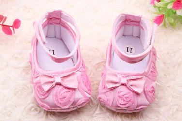 New 9/12 months baby girl's soft bottom pink crib shoes w/ rosettes infant