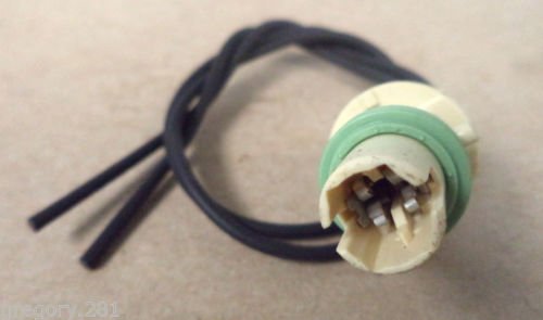 One Stop Brand 82002 Marker Lamp Socket GM 1988-Up Code K Brand New